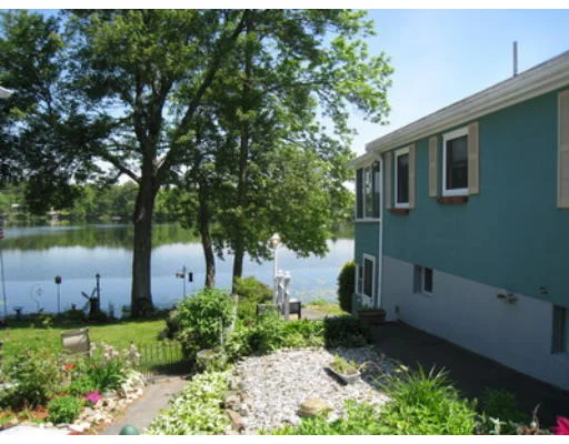 Unit for sale at 8 Bartlett Drive, Georgetown, MA 01833