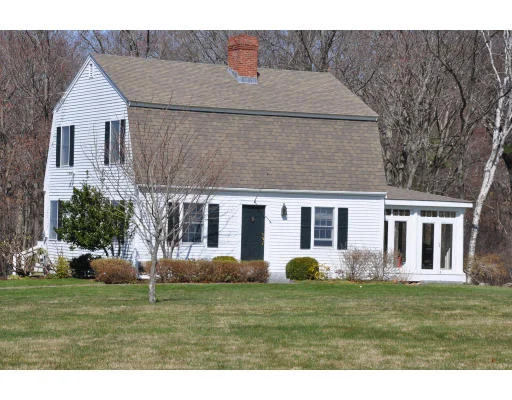 Unit for sale at 245 Sagamore St, Hamilton, MA 01982