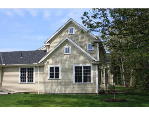 Unit for sale at 10 Wallis Drive, Wenham, MA 01984