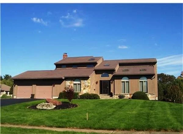 Unit for sale at 140 Oxford Dr, South Windsor, CT 06074