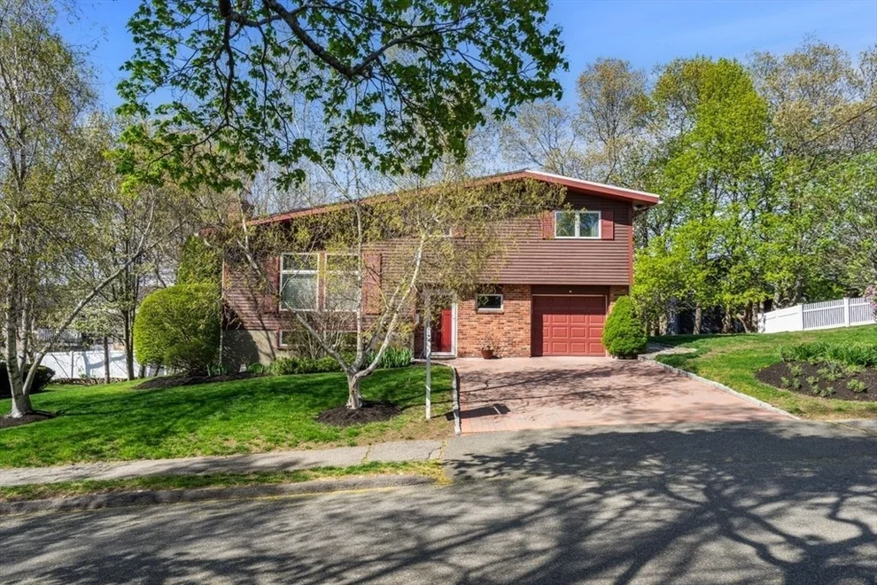 Unit for sale at 4 Belleair Dr, Swampscott, MA 01907