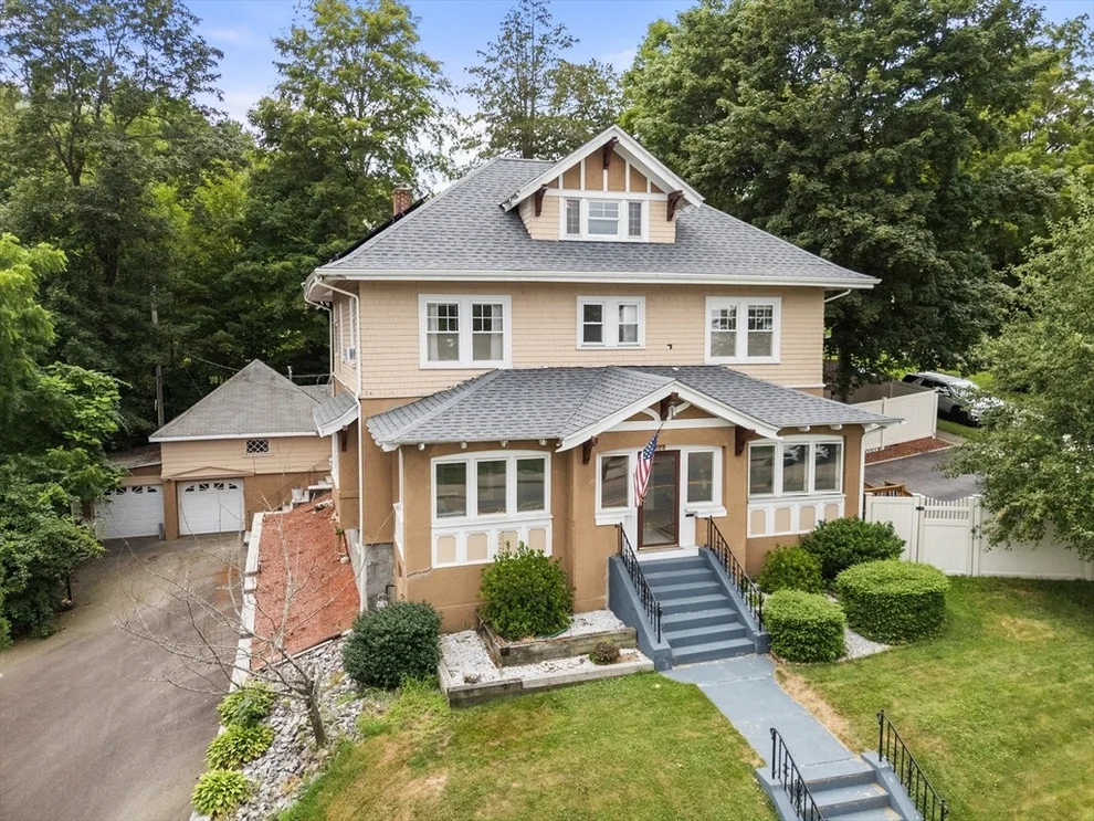 Unit for sale at 828 Pleasant St, Worcester, MA 01602