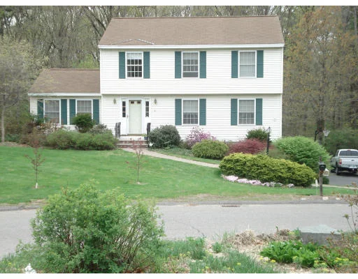 Unit for sale at 5 Wooded Knoll Lane, Salem, NH 03079
