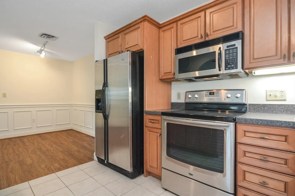 Unit for sale at 400 Brookside Dr, Andover, MA 01810