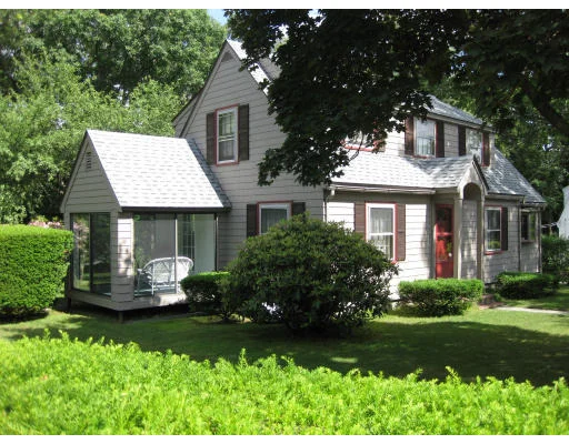 Unit for sale at 8 Dartmouth Rd, Andover, MA 01810