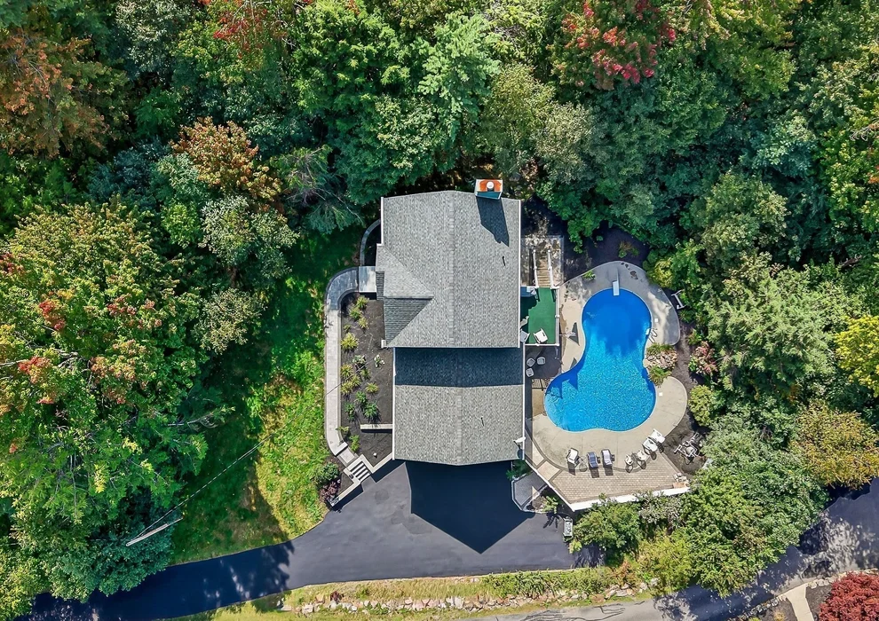 Unit for sale at 112 Saunders St, Gardner, MA 01440
