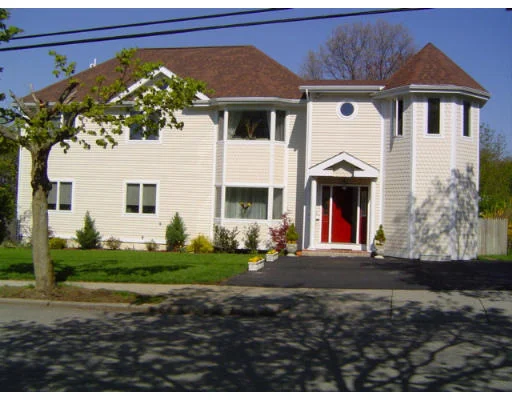 Unit for sale at 25 Myerson Ln, Newton, MA 02459
