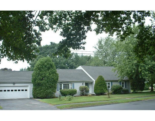 Unit for sale at 9 Dartmoor Drive, Shrewsbury, MA 01545