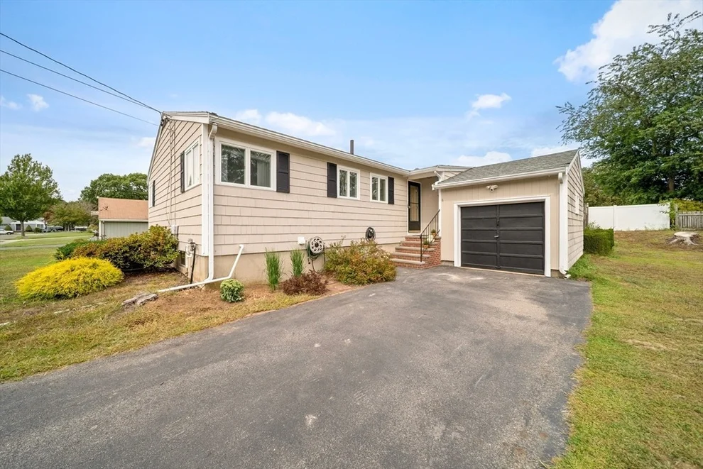 Unit for sale at 8 Butterworth Rd, Beverly, MA 01915
