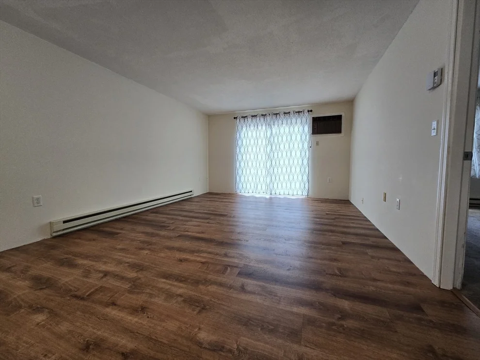 Unit for sale at 80 Stanton St, Worcester, MA 01605