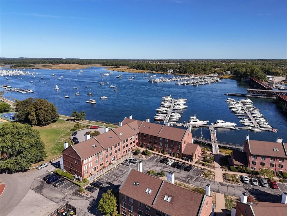 Unit for sale at 126 Merrimac St, Newburyport, MA 01950