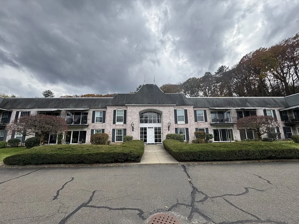 Unit for sale at 324 Russell Rd, Westfield, MA 01085