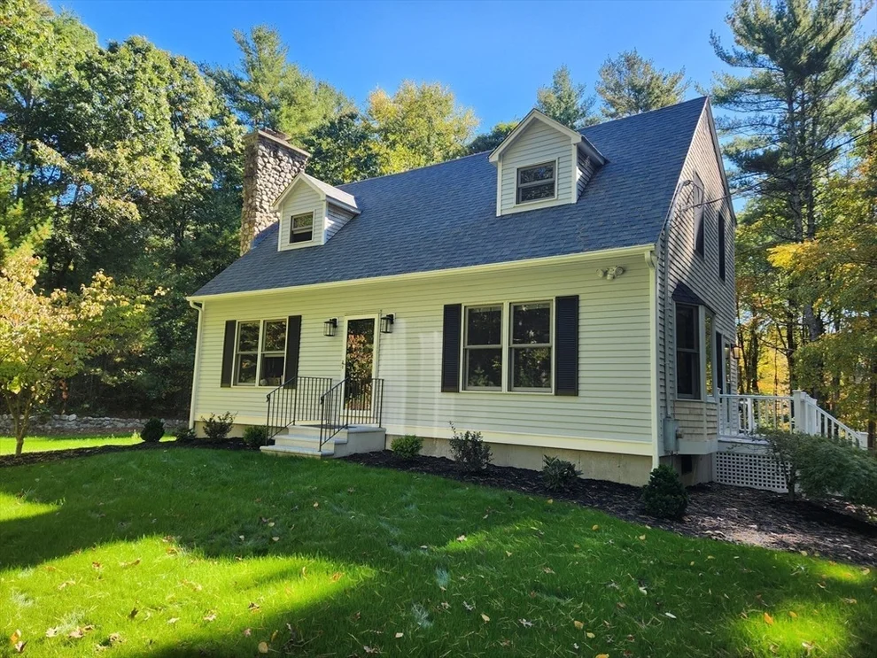 Unit for sale at 163 Quanapoag Rd, Freetown, MA 02717