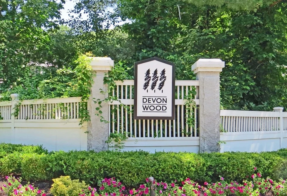 Unit for sale at 158 Tyson Commons Ln, Braintree, MA 02184