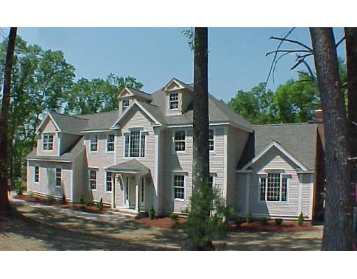 Unit for sale at 39 Autumn Ridge Road, Berlin, MA 01503