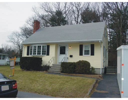 Unit for sale at 10 Horseshoe Dr, Bellingham, MA 02019