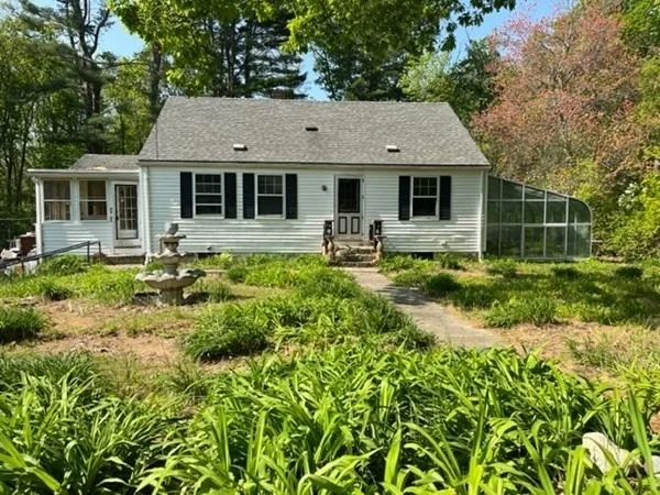 Unit for sale at 139 Eastern Ave, Essex, MA 01929