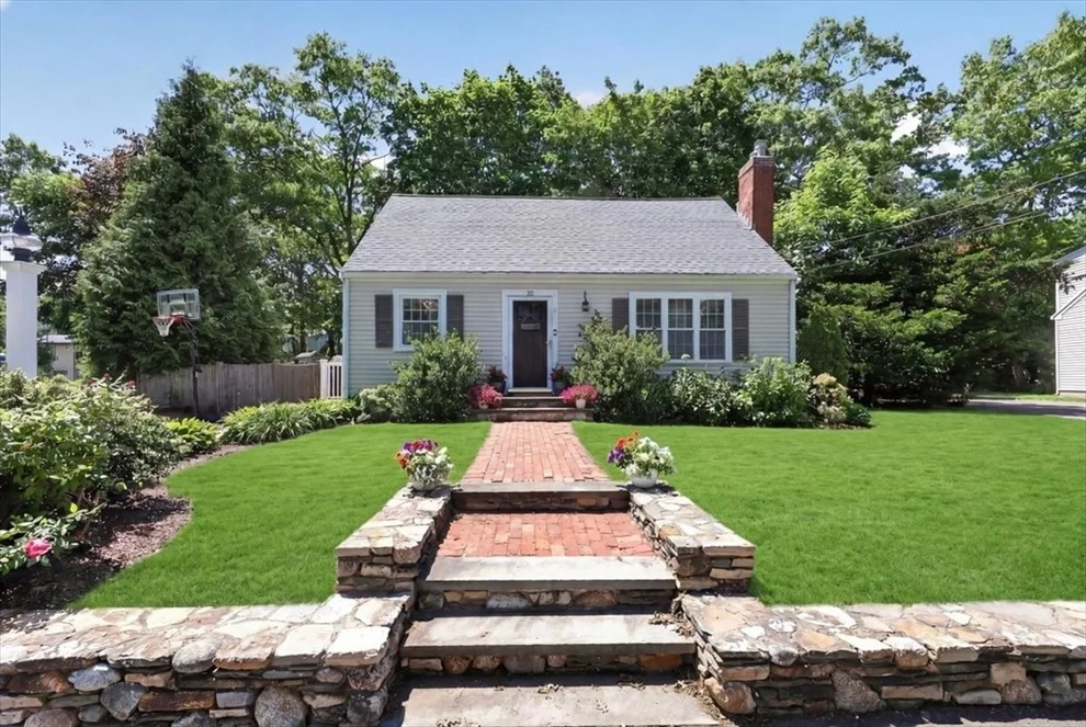 Unit for sale at 52 Gerard Rd, Norwell, MA 02061