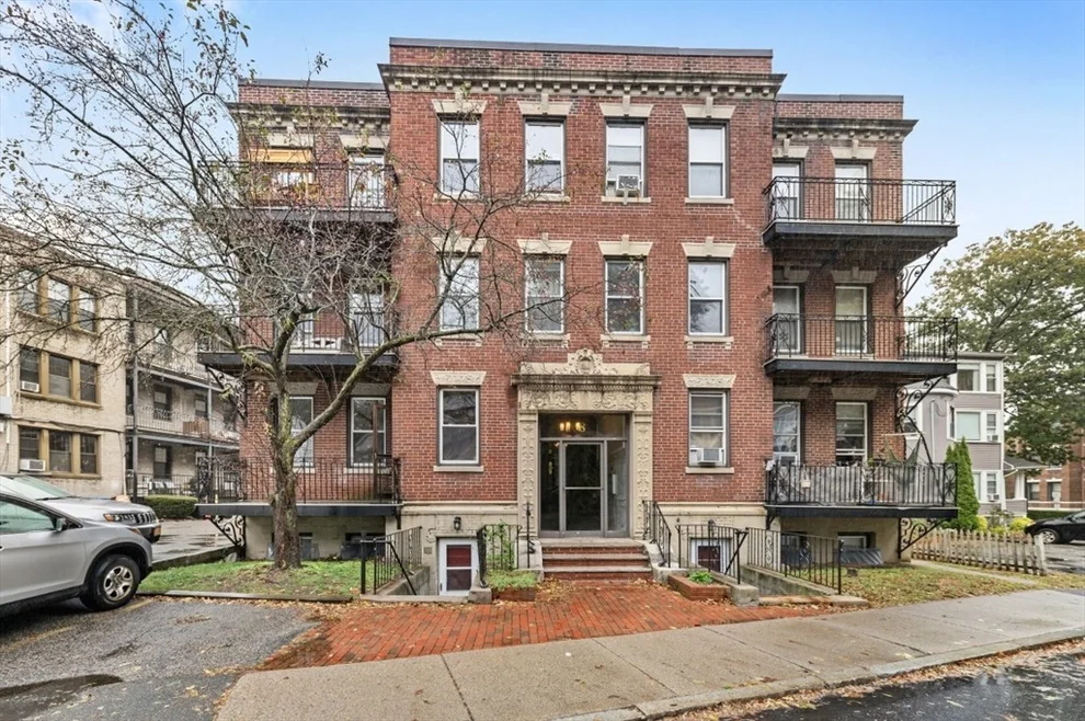 Unit for sale at 8 Kinross Rd, Boston, MA 02135