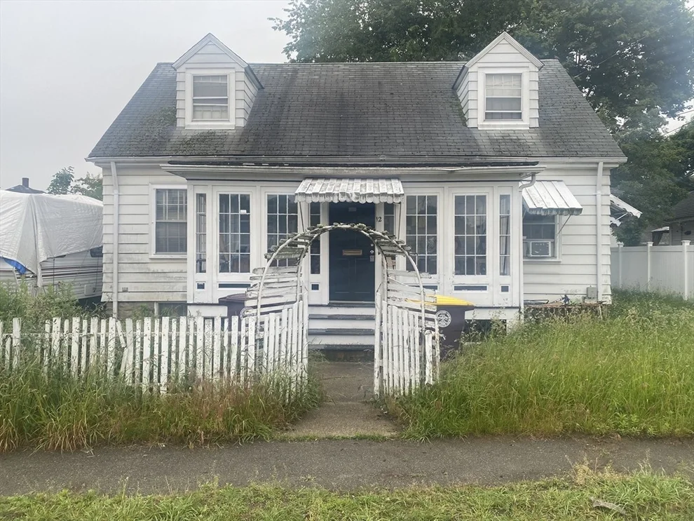 Unit for sale at 12 Fairlawn Rd, Weymouth, MA 02191