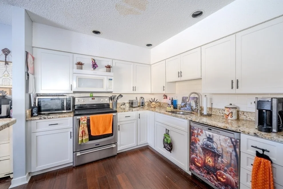 Unit for sale at 11 Countryside Ln, Salem, MA 01970