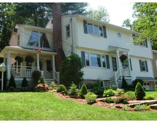 Unit for sale at 18 Ledgewood Rd, Wakefield, MA 01880