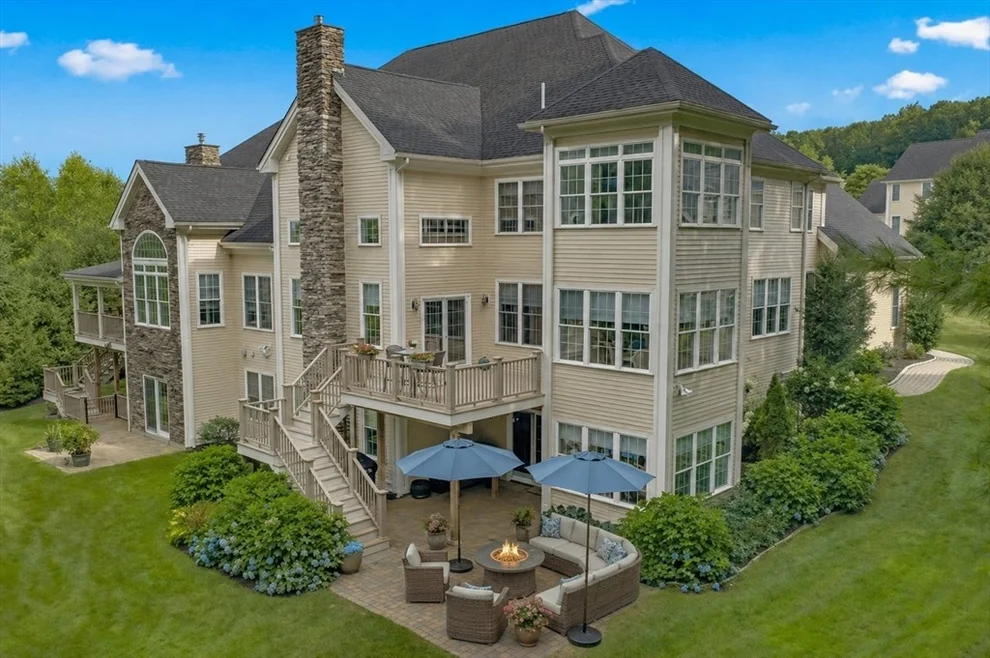 Unit for sale at 16 Golf Ridge Dr, Sutton, MA 01590