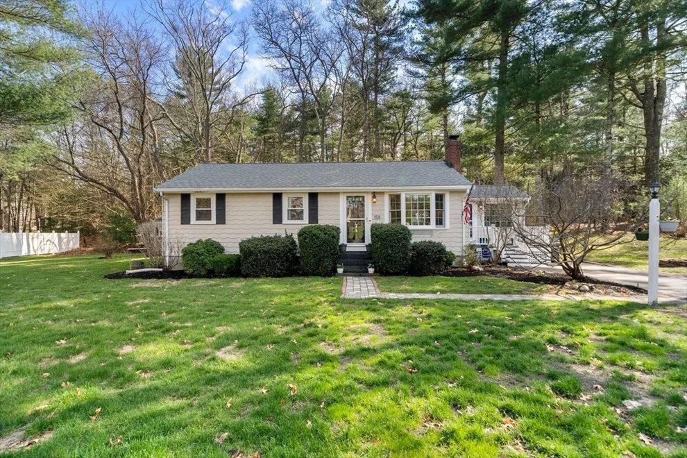 Unit for sale at 158 Grove St, Norwell, MA 02061