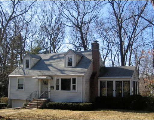 Unit for sale at 8 Poplar Rd, Wellesley, MA 02482