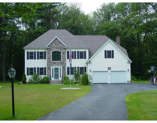 Unit for sale at 278 Lincoln Street, Franklin, MA 02038
