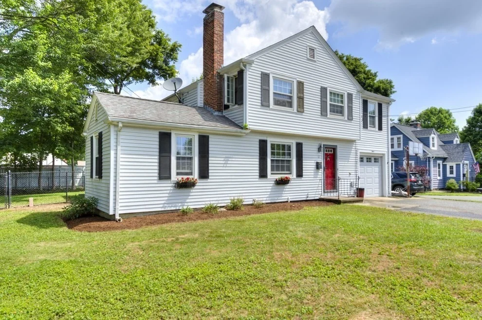 Unit for sale at 12 Ferncroft Road, Shrewsbury, MA 01545