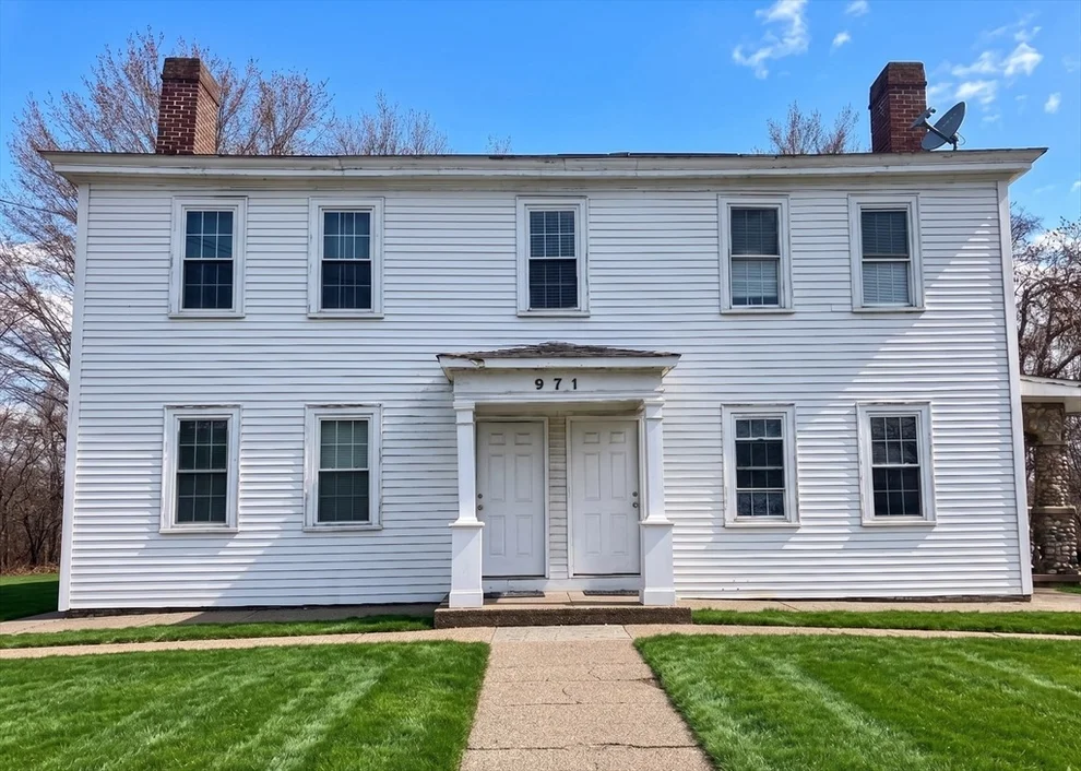 Unit for sale at 971 Waverly St, Framingham, MA 01702