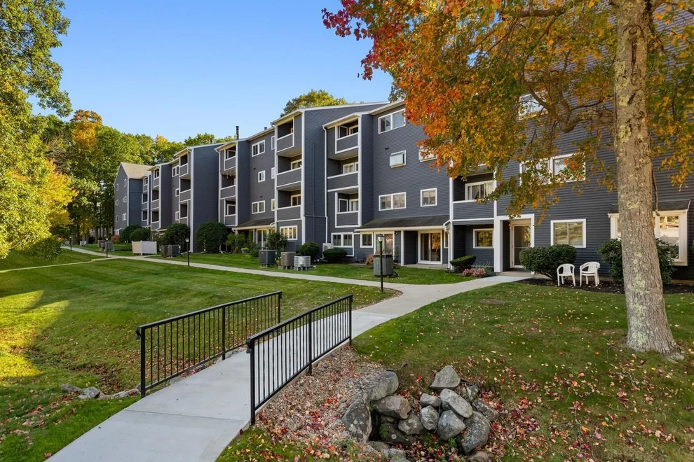 400 Colonial Drive
