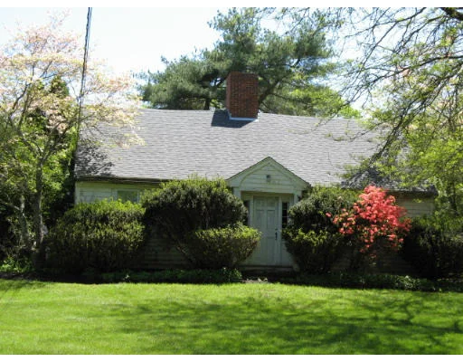 Unit for sale at 166 Wapping Rd, Kingston, MA 02364