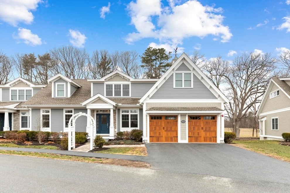 Unit for sale at 10 Canter Brook Lane, Hamilton, MA 01982