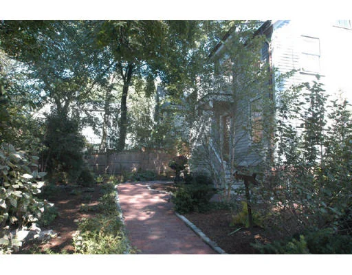 Unit for sale at 7 Appleton Terrace, Cambridge, MA 02138