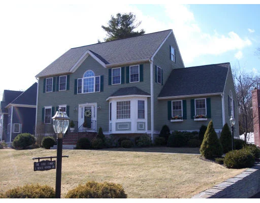 Unit for sale at 1 Birch Woods Dr, Beverly, MA 01915