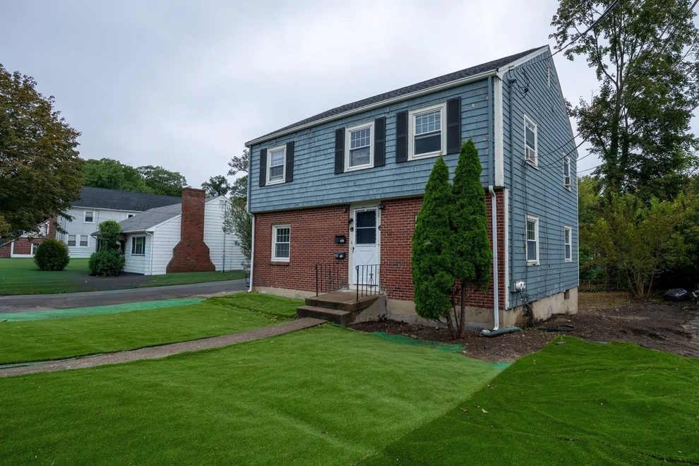 Unit for sale at 715-717 Boylston St, Newton, MA 02461
