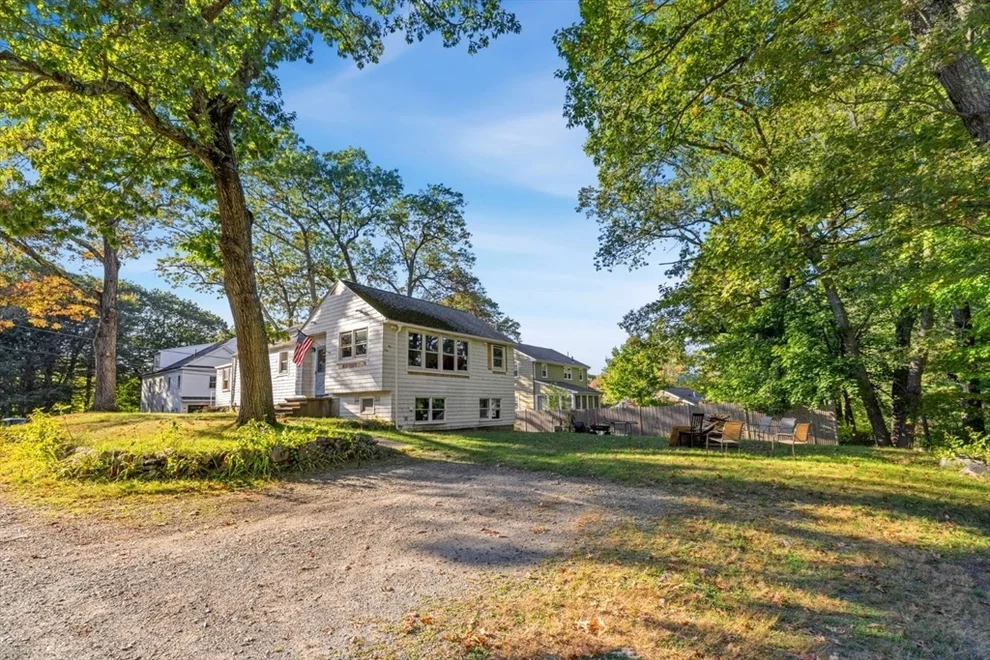 Unit for sale at 25 Martin Rd, Reading, MA 01867