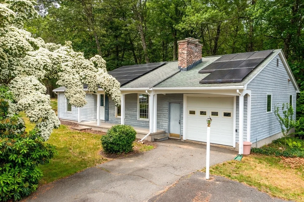Unit for sale at 29 Picard Cir, Easthampton, MA 01027