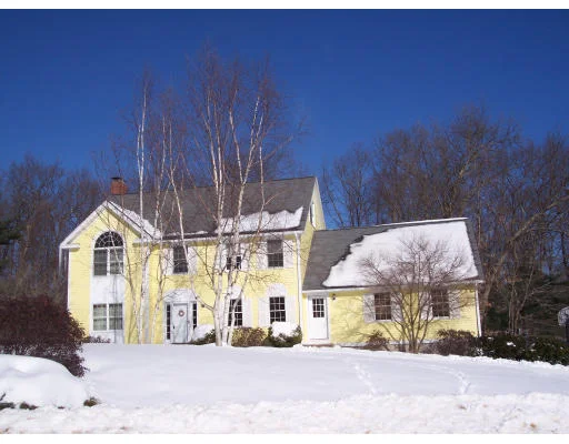 Unit for sale at 6 Oakwood Knoll, Ipswich, MA 01938