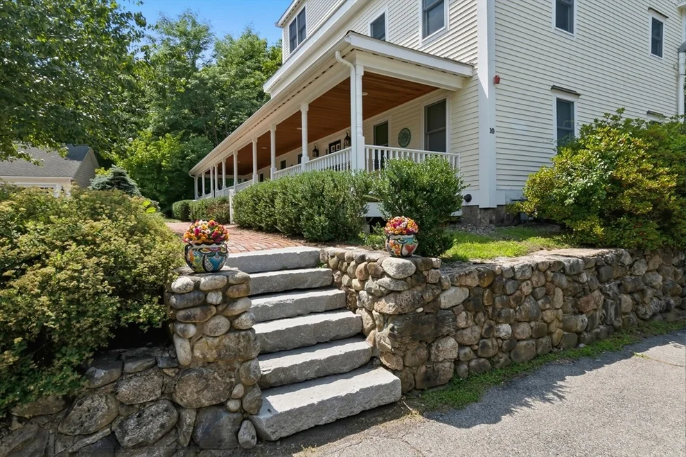 Unit for sale at 10 Friend Ct, Wenham, MA 01984