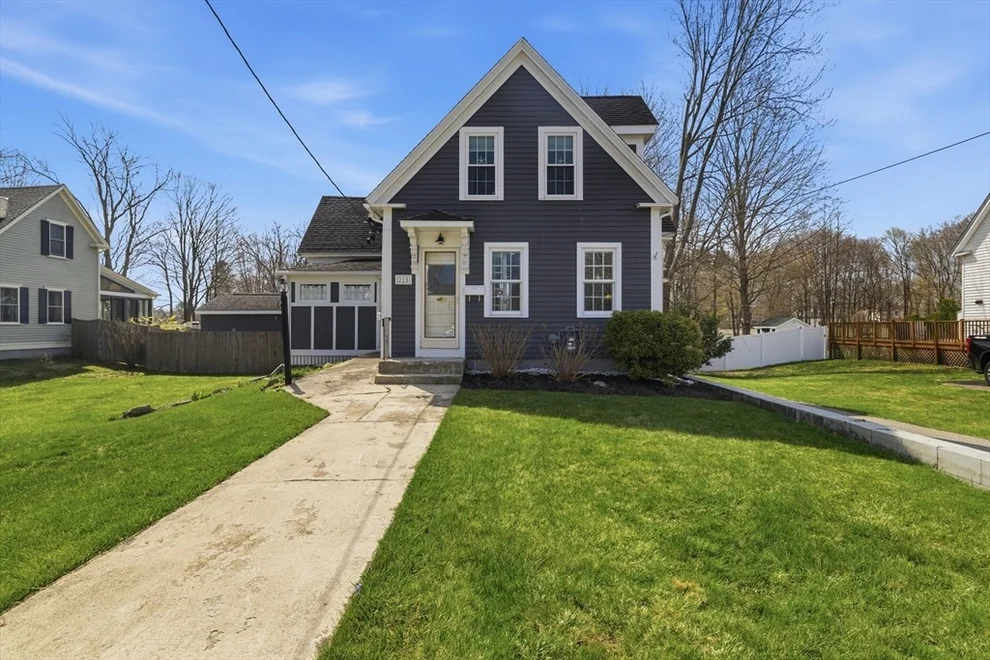 Unit for sale at 215 Vernon St, Rockland, MA 02370