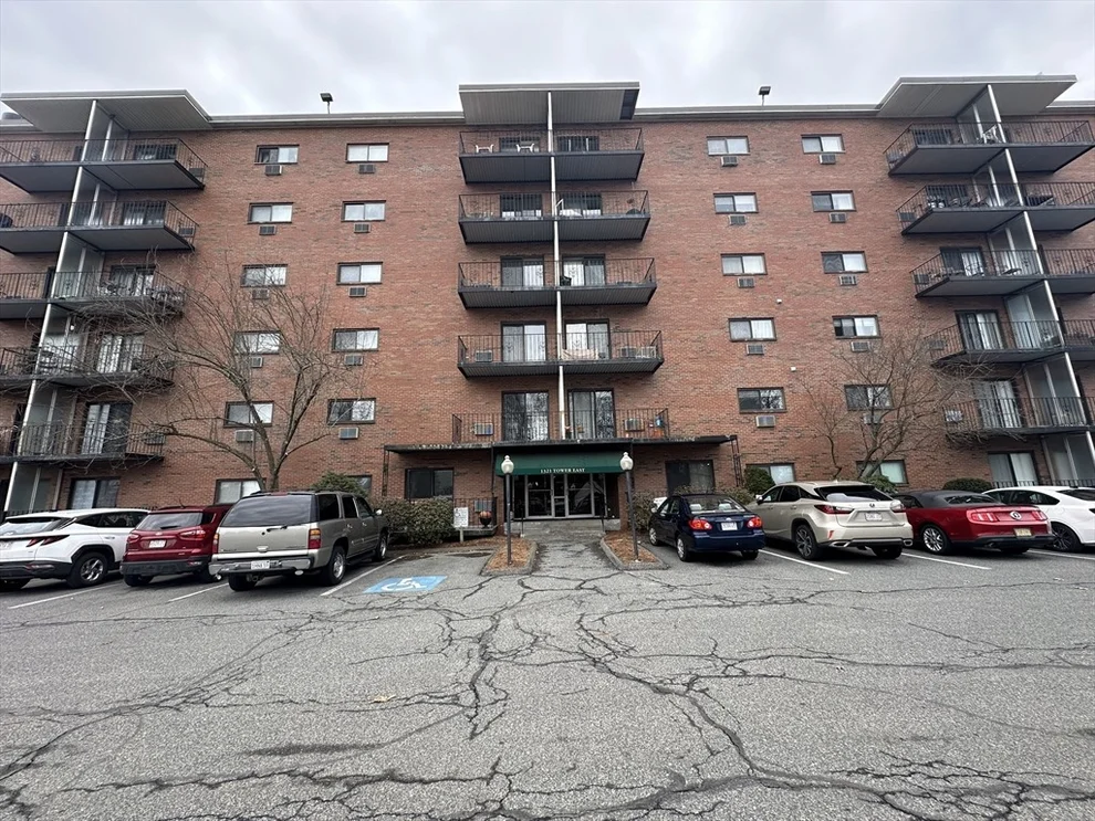 Unit for sale at 1321 Worcester Rd, Framingham, MA 01701