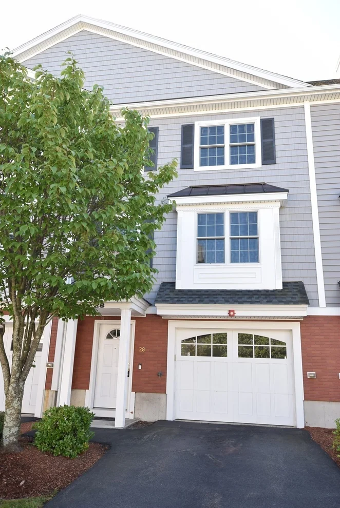Unit for sale at 1975 Middlesex St, Lowell, MA 01851