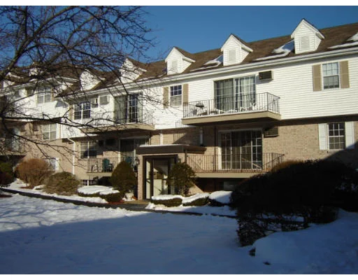 Unit for sale at 18 Williamsburg Court, Shrewsbury, MA 01545