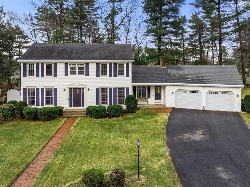 Unit for sale at 5 Blueberry Rdg, Westfield, MA 01085