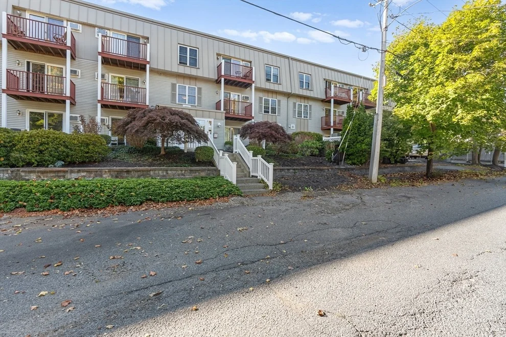 Unit for sale at 2 Ocean Ave, Gloucester, MA 01930
