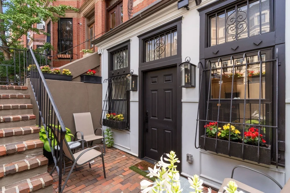 Unit for sale at 560 Columbus Avenue, Boston, MA 02118
