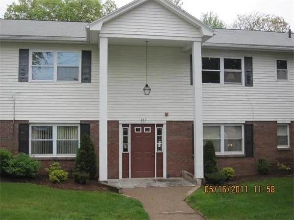 127 Colonial Circle